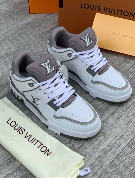 LOUIS VUITTON CLASSIC