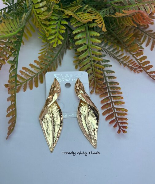 LEAFY Statement earrings