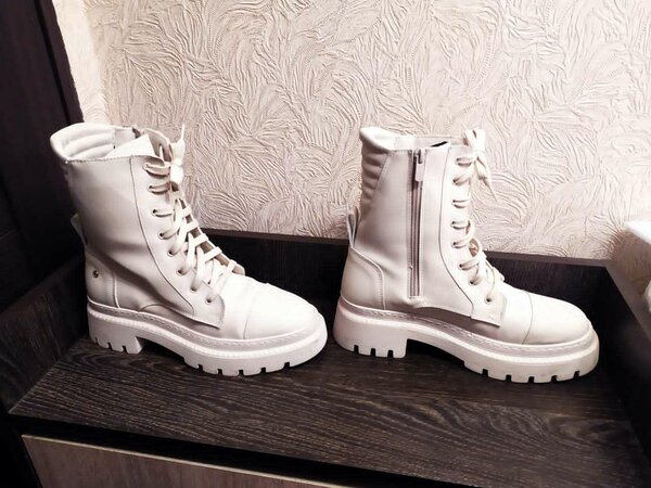 Демисезонные женские ботинки