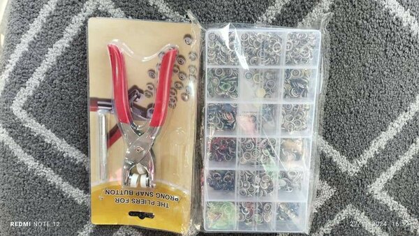 Boutons pression+ machine