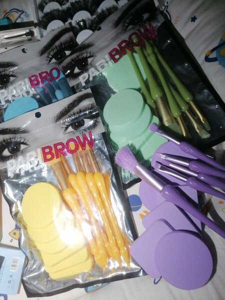 pinceaux et mousses à makeup