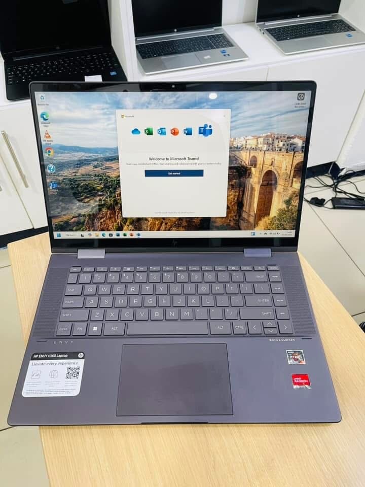 HP Envy X360 Convertible AMD R