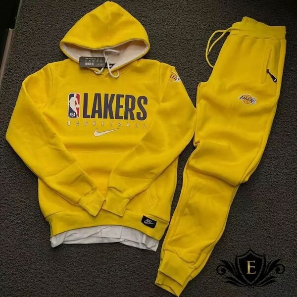 Complet vêtements provenant de la Turquie 