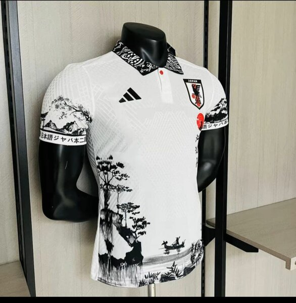 Maillot Japon Adidas écussons en gomme version pro