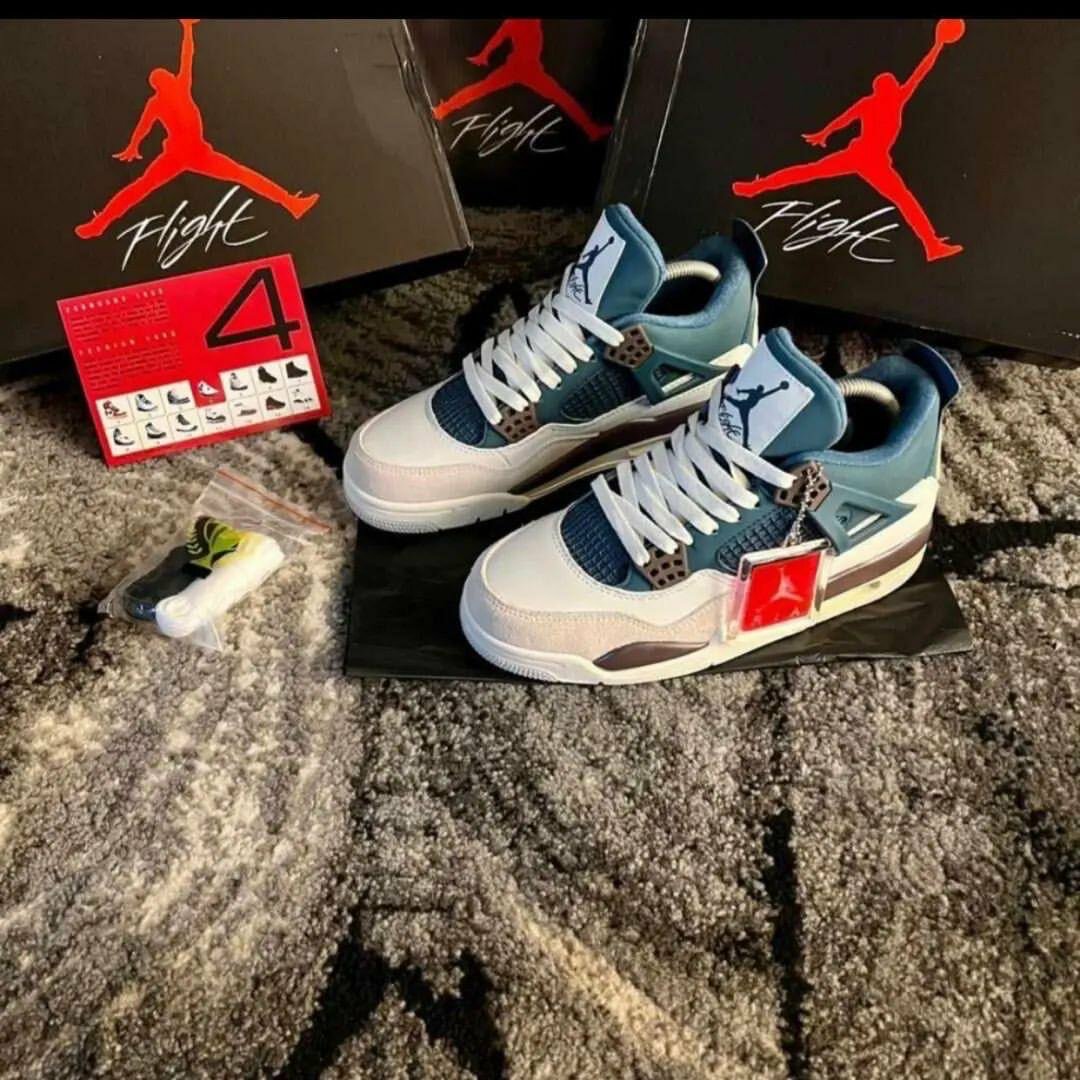 JORDAN 4 ..