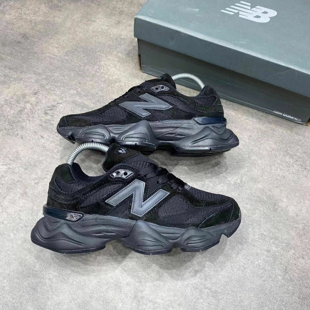 New Balance 9060s - Triple Black