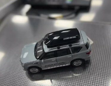 Коллекционная машинка металлическая внедорожник серый