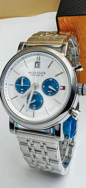 Montre chronographe en acier