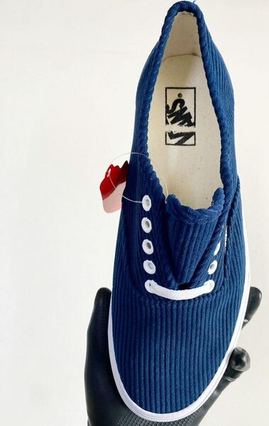 Vans velour bleu ( original dans carton)