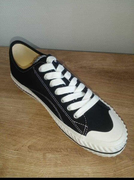 Sneaker noir classique