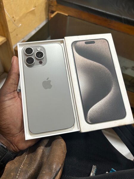iPhone 15Pro Max titanium