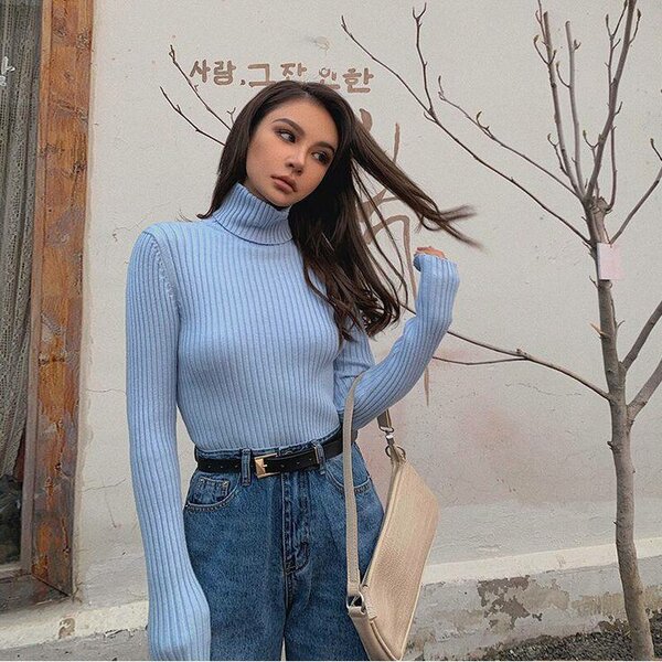 Pull Col Roulé Élégant