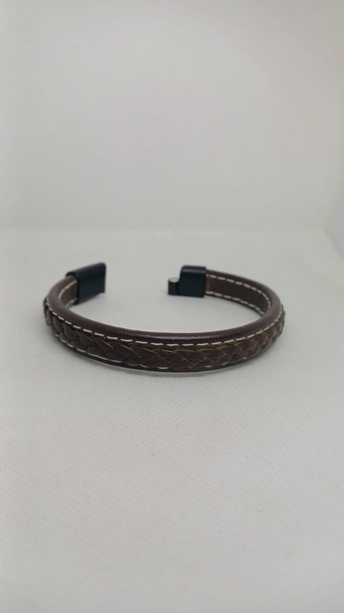 Quality leather bracelet