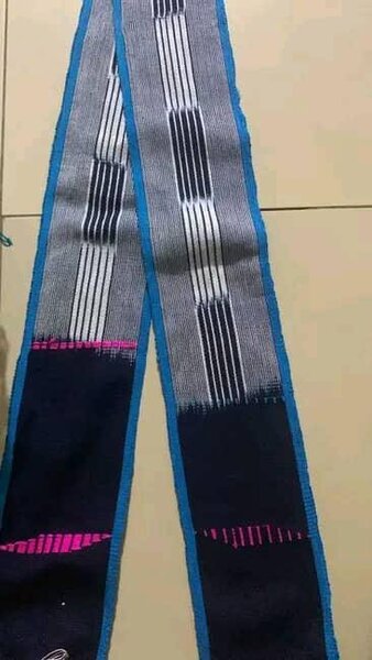 Écharpe en laine rayée élégante