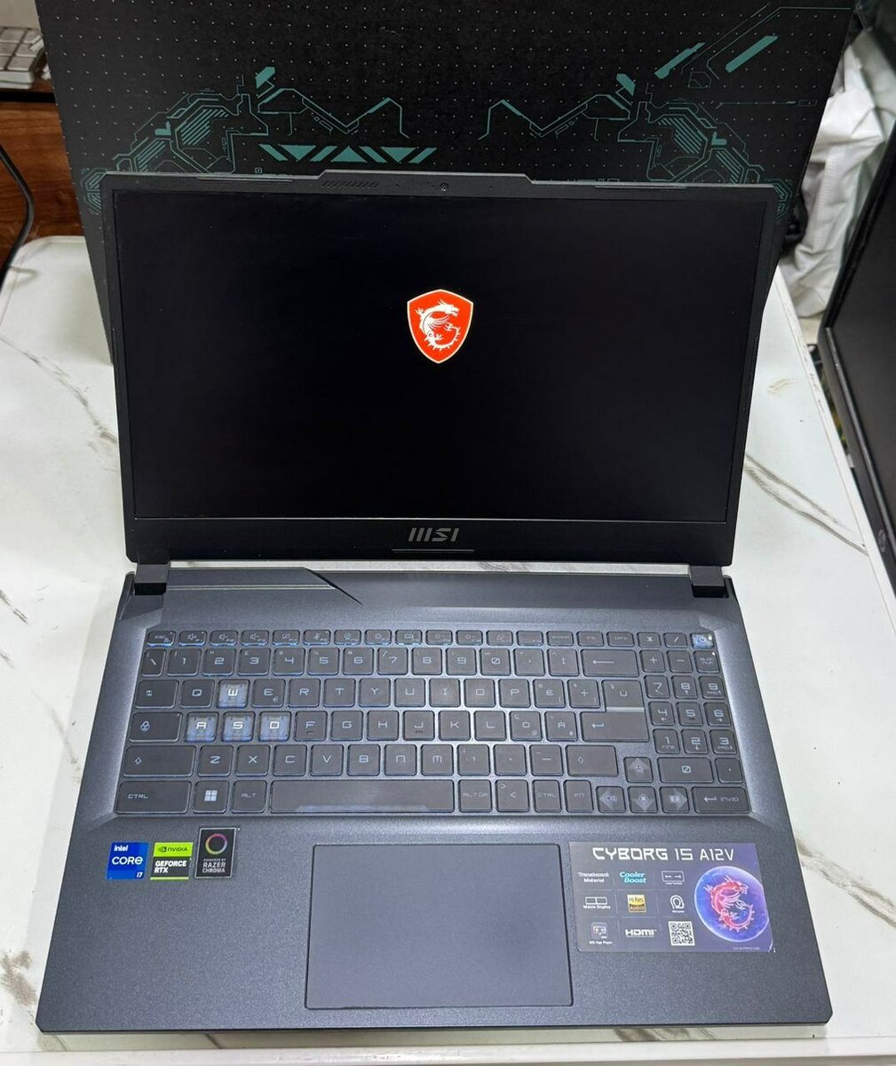 MSI Cyborg 15 A12V i7 12th gén