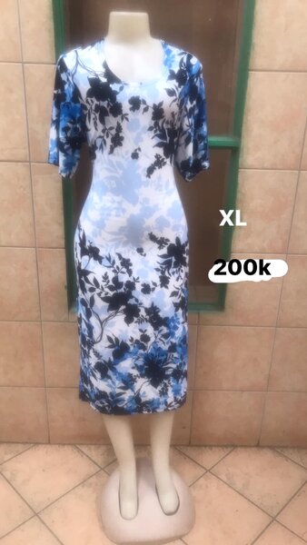 Women's dress with floral print, size XL