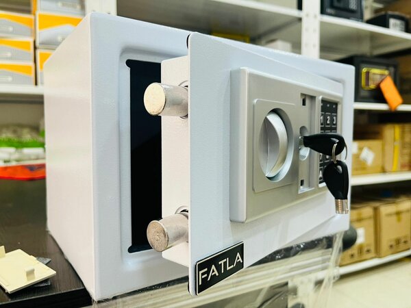 20E Digital Safe Locker Box