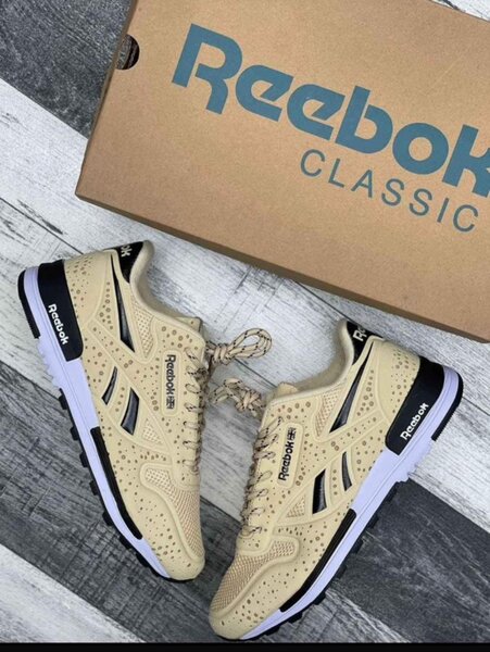 Reebok Classic Sneakers Beige