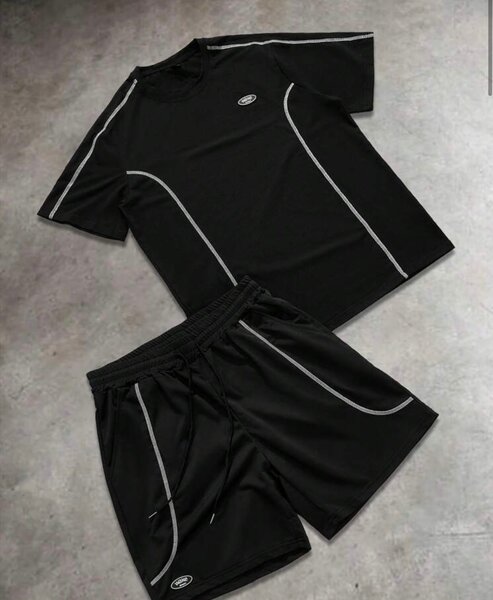 Ensemble de sport noir style élégant