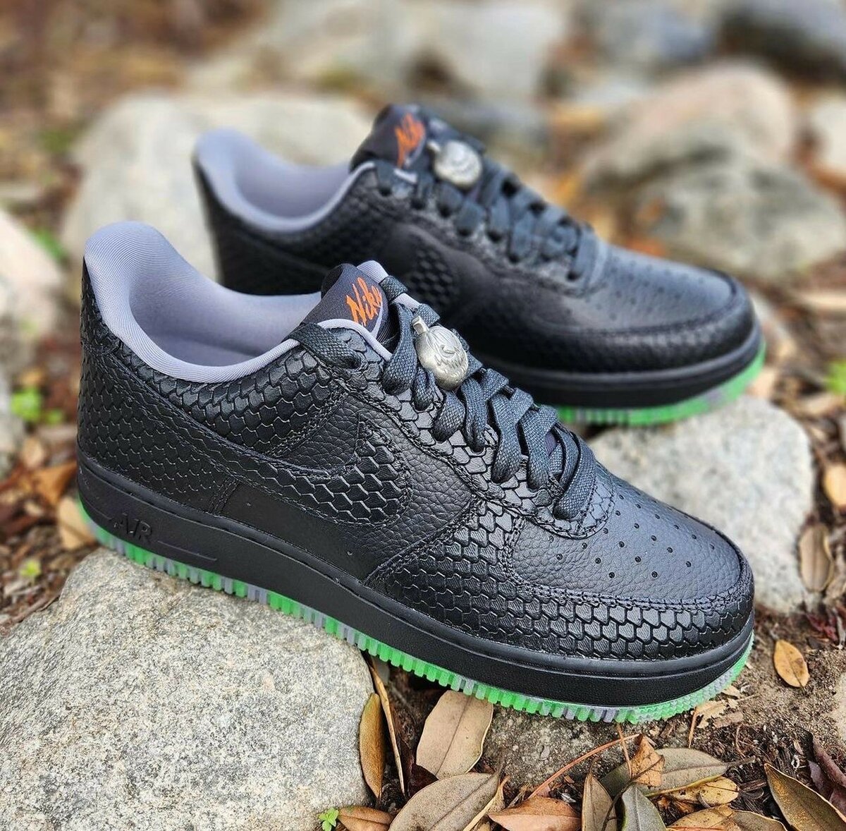 NIKE AIRFORCE CLASSIC