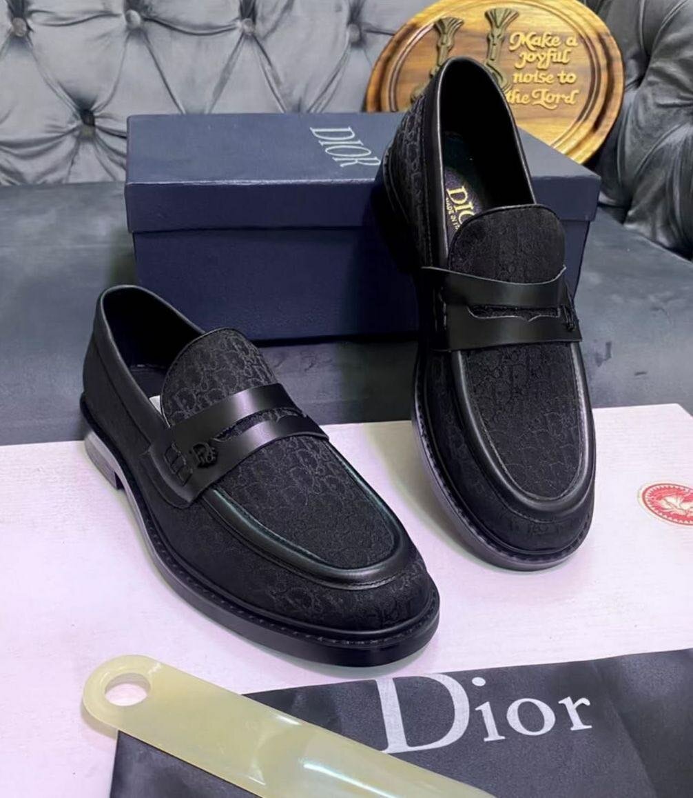 Men luxury shoes