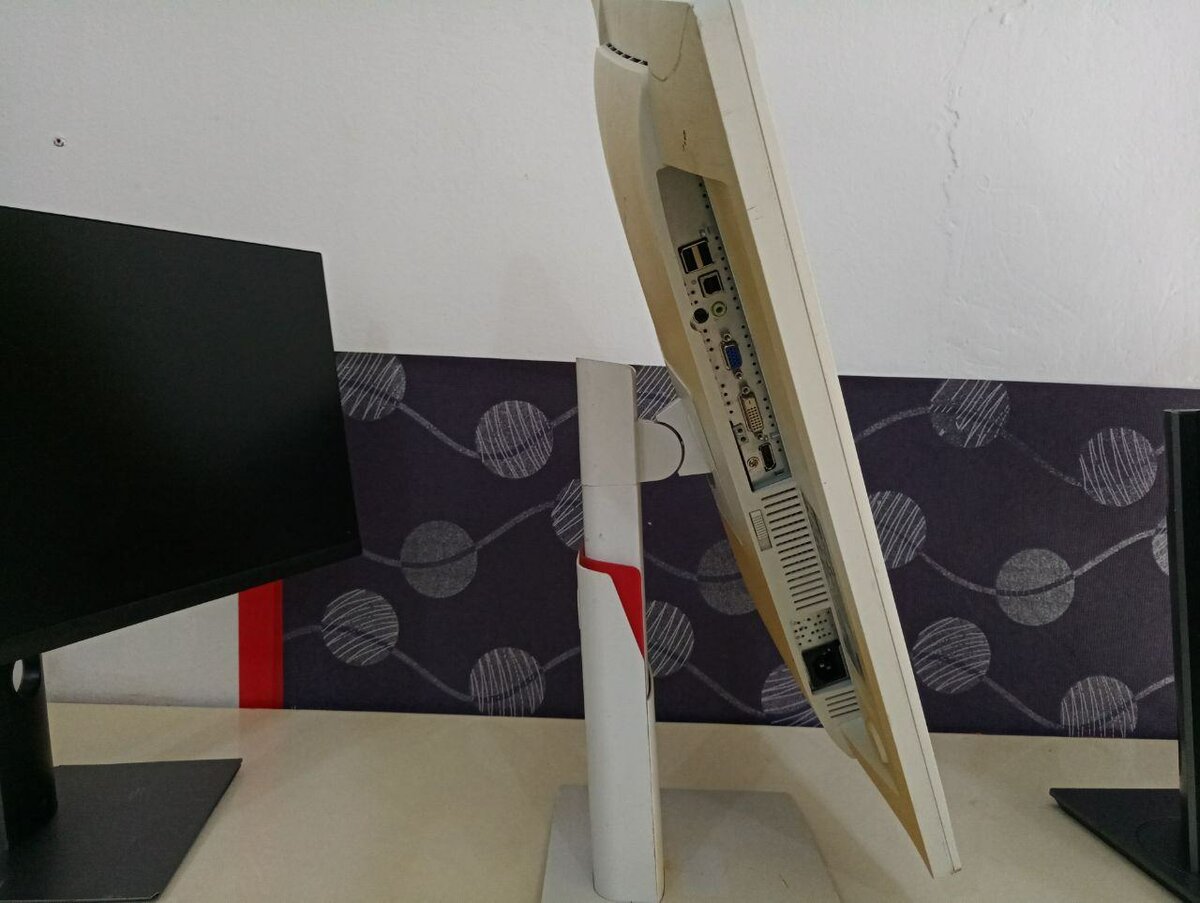 Moniteur Fujitsu 24 pouces 4K