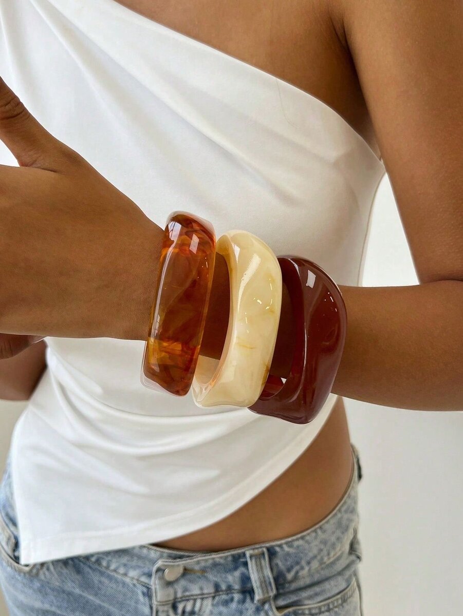 Bracelets larges en résine