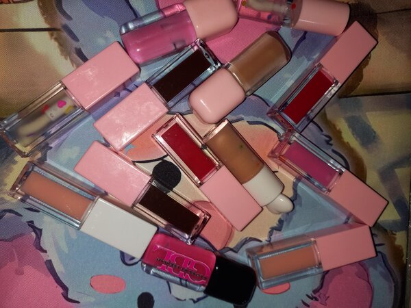 Ensemble de gloss à lèvres colorés