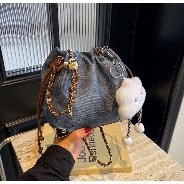 LADIES HANDBAGS- 24063