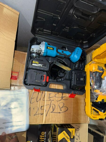 Meuleuse d'angle sans fil puissante