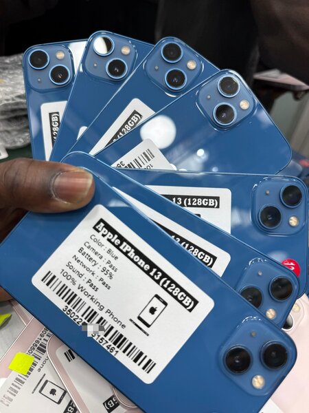 Colis iPhone 13 128GB