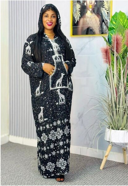 Caftan coloré avec capuche