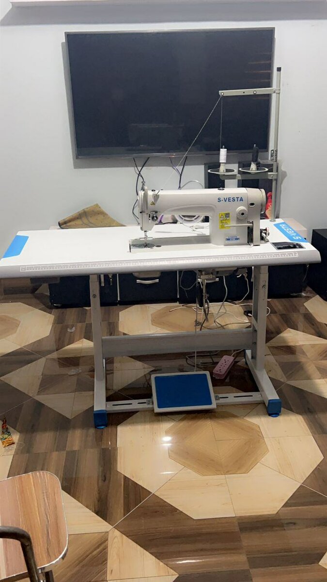 GEMSY INDUSTRIAL SEWING MACHINE