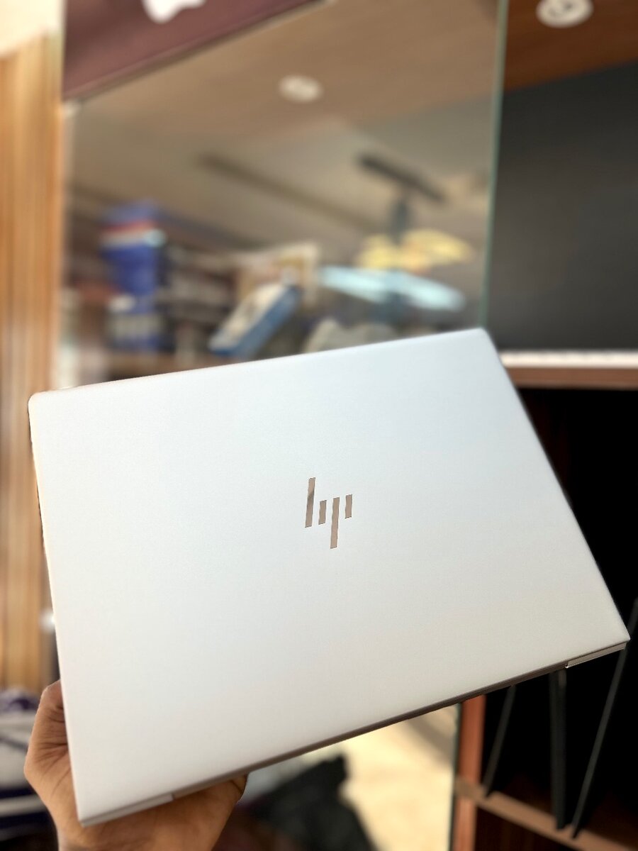 HP ELITEBOOK 735 GAMING
