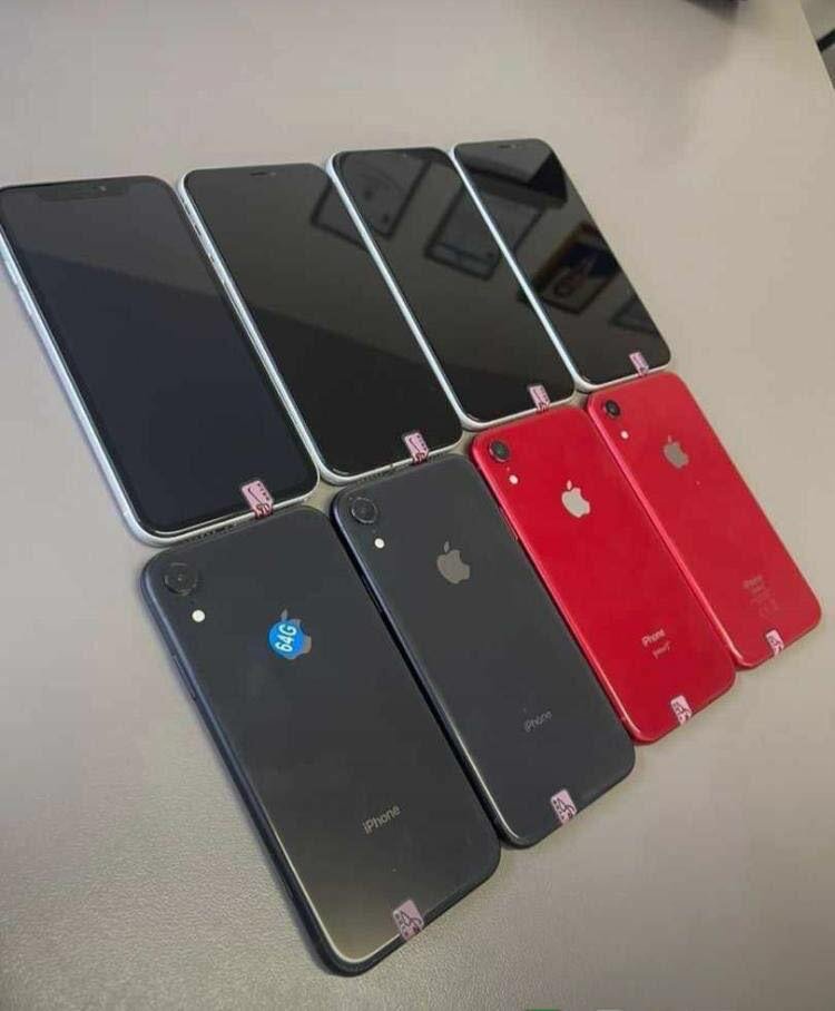 Apple iPhone XR (64GB)