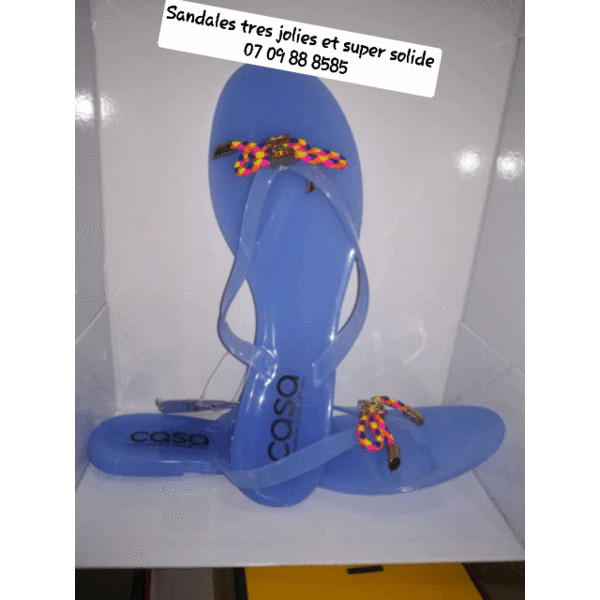 Sandales bleues élégantes