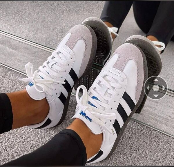 Baskets blanches élégantes