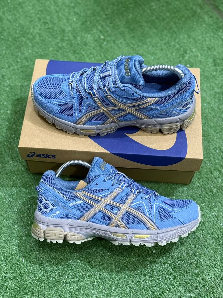 Chaussures de sport bleues Asics