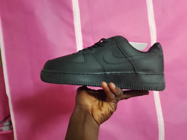 Sneaker noir classique homme