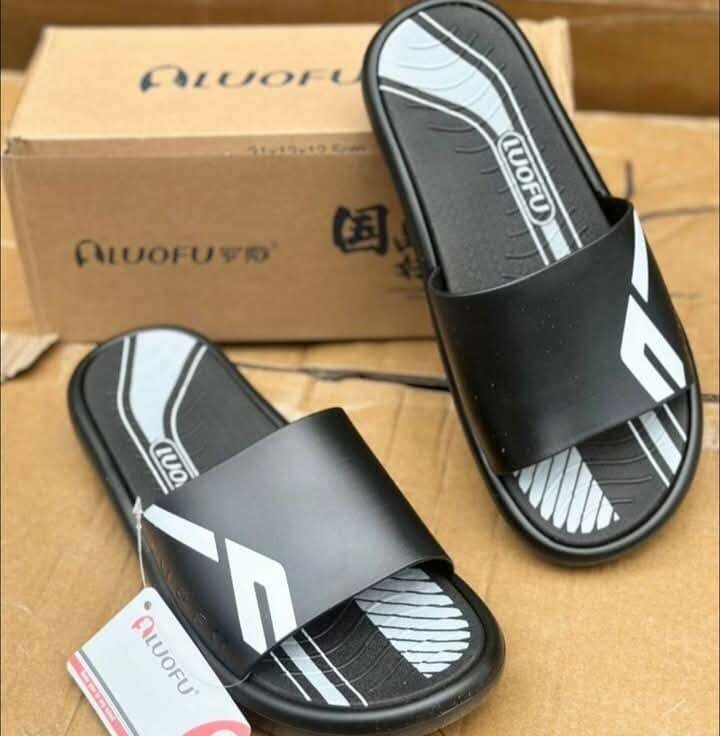 Claquettes élégantes pour l'été