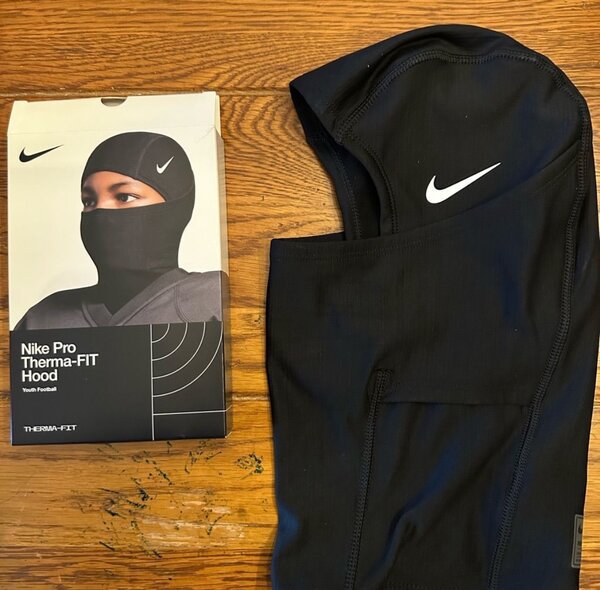Nike Pro Therma-FIT Hood