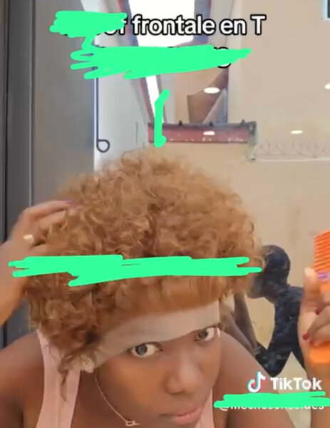 Perruque bouclée en T