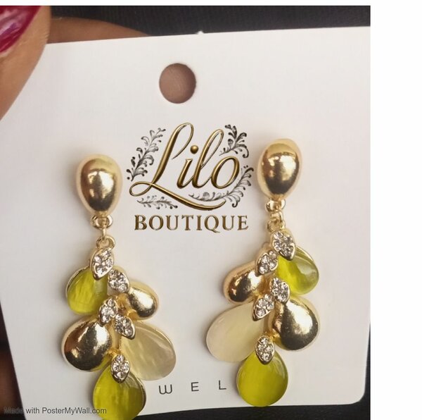 Elegant Gold Drop Earrings