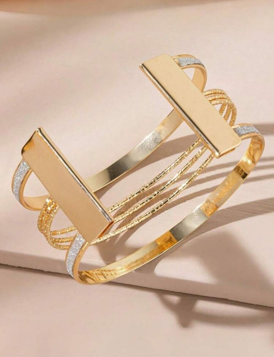 Fashionable European Style Bracelet.