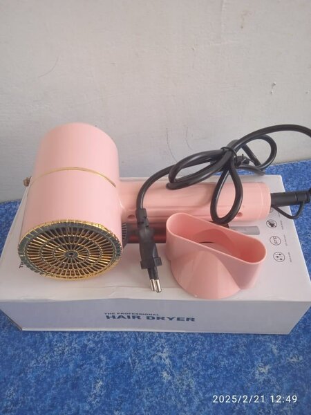 Sèche-cheveux ,peigne chauffan