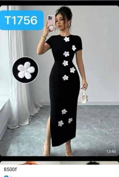 Robe Noire Élégante Fleurie