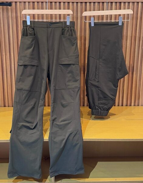 Cargo pants and open Jeans