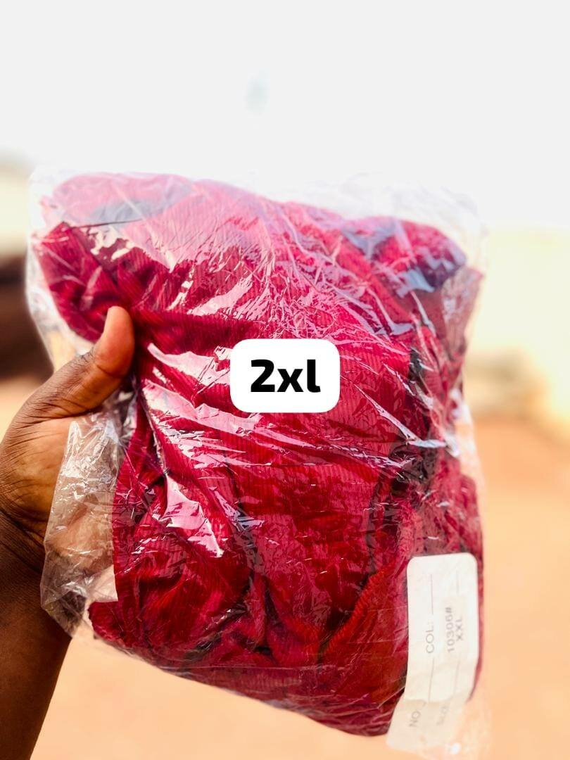 Straight dress with side pockets