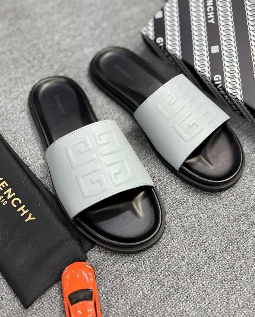 Tongs Givenchy élégantes