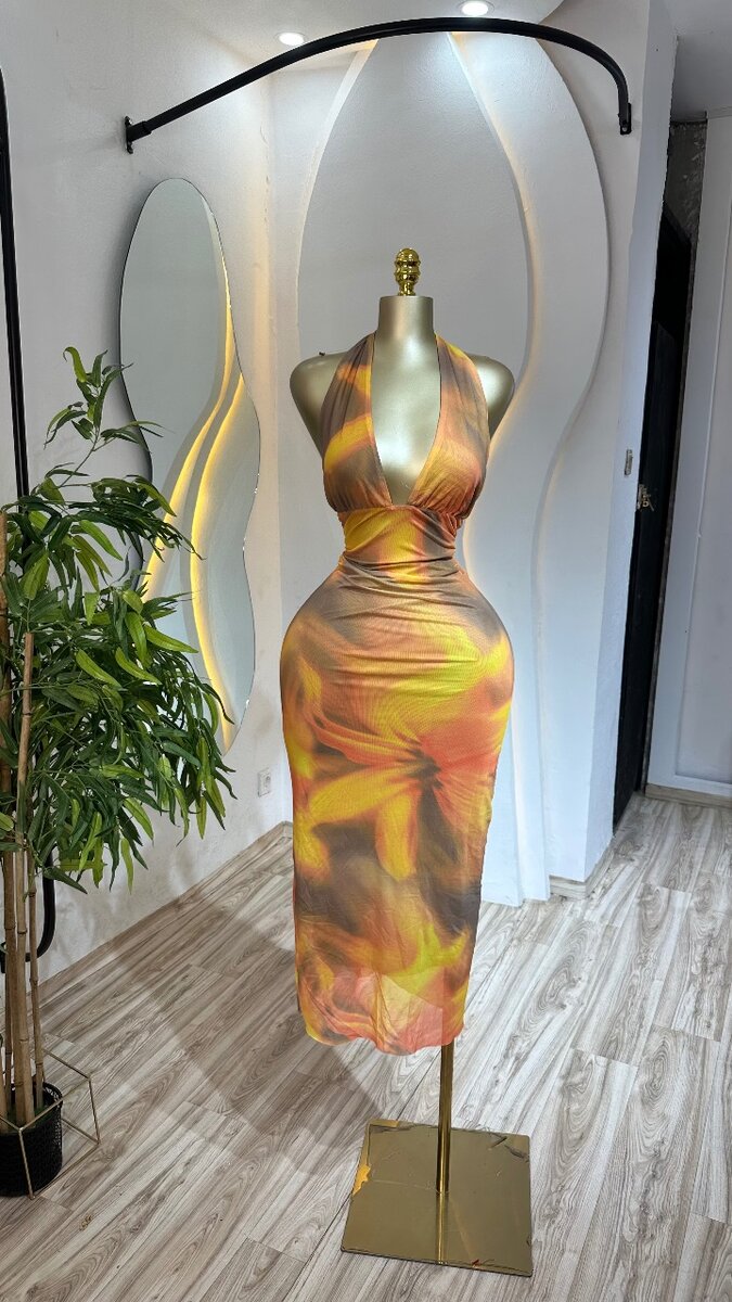 Robe moulante sans manches